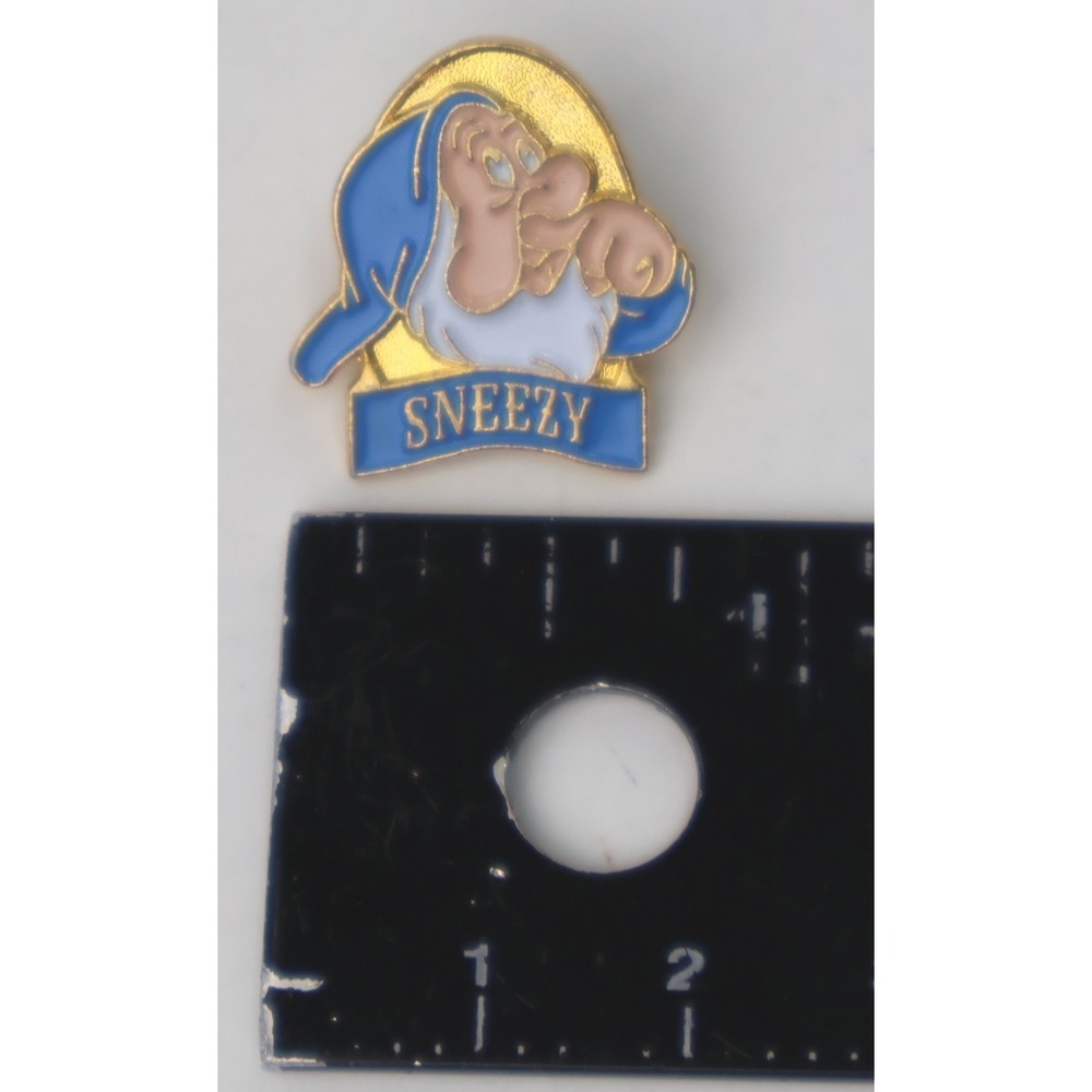Disney Sneezy Dwarf Pin Unisex OS Gold Blue Excellent Vintage Enamel Snow White